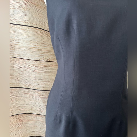 Kasper essential black sheath dress, v neck size 8 sleeveless - Picture 2 of 7